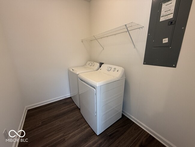 Building Photo - 326 N Warman Ave