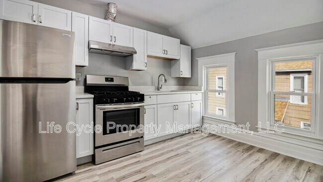 Building Photo - 1312 Hamilton Ave NW