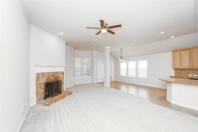 Building Photo - 1424 Canary Dr