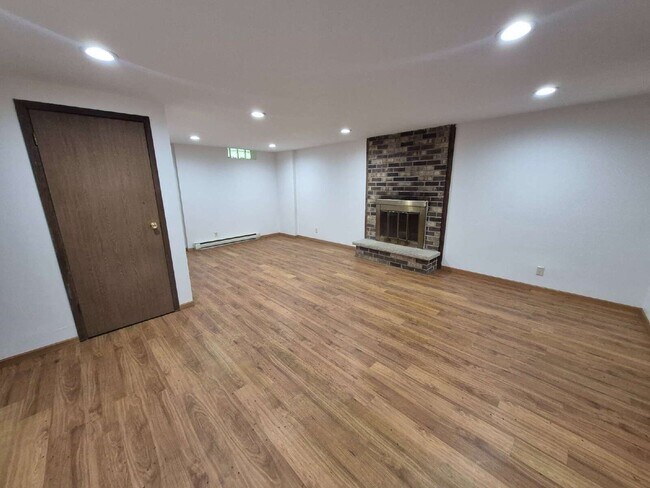 Building Photo - 21225 Mary Lynn Dr