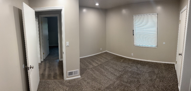 Building Photo - 390 Center St