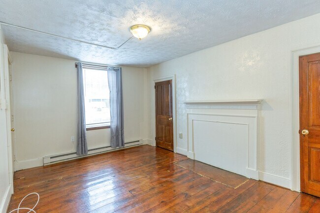 Building Photo - 210 W North St