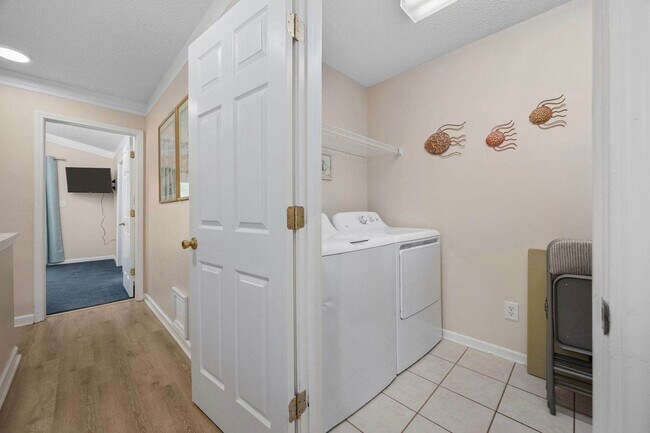 Building Photo - 113A S Yaupon Dr