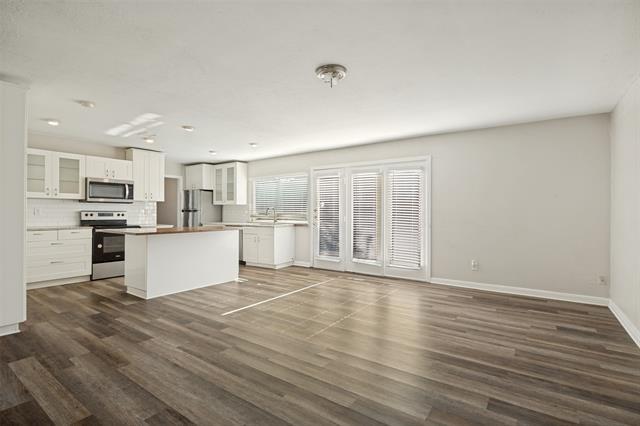 Building Photo - 8914 Vernon Dr