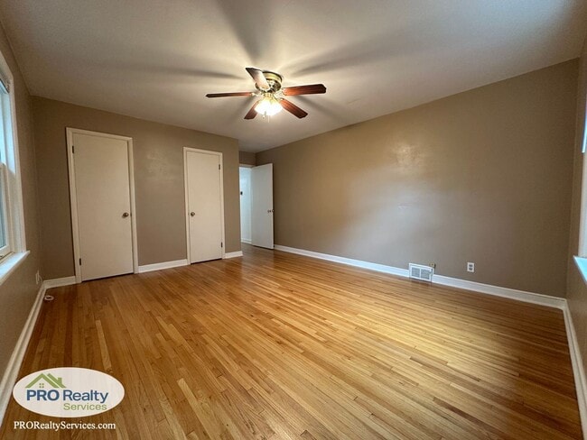 Building Photo - 3 Bedroom Home in St. Paul