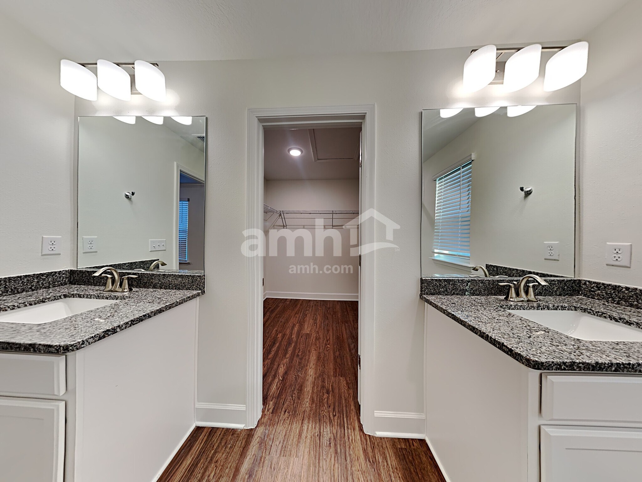 Building Photo - 1100 Tan Tara Trl