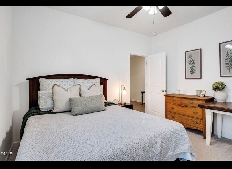 Building Photo - 43 Molly Mac Ln