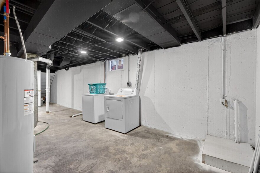 Building Photo - 9011 Gedde Ave