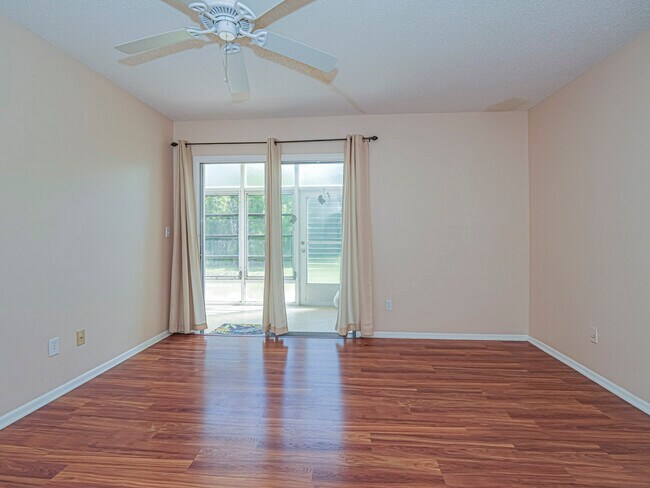 Building Photo - 110 Spring Lake Ct