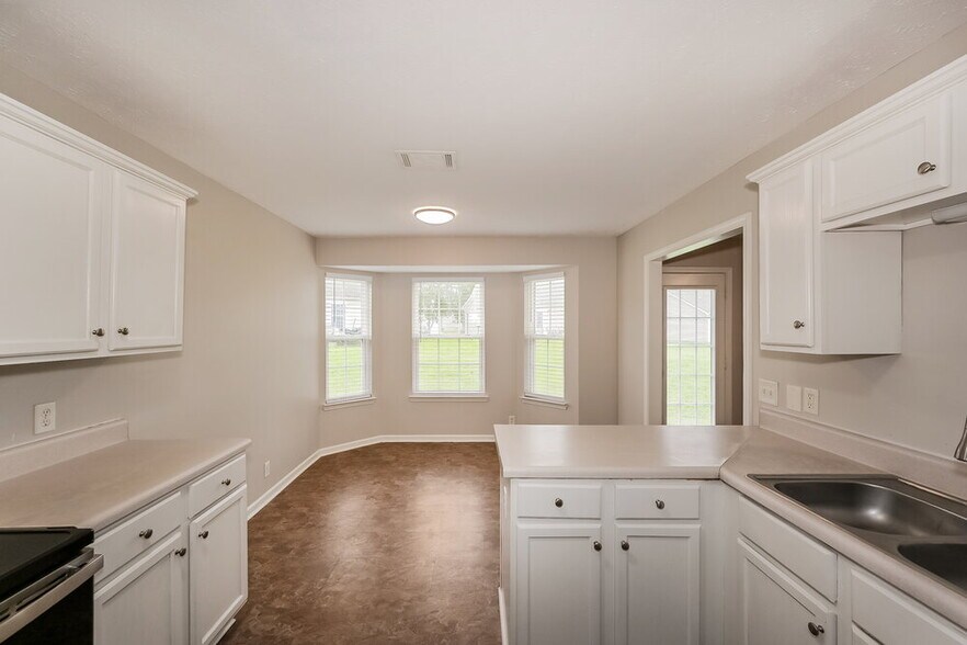 Building Photo - 1413 Chesterbrook Ct