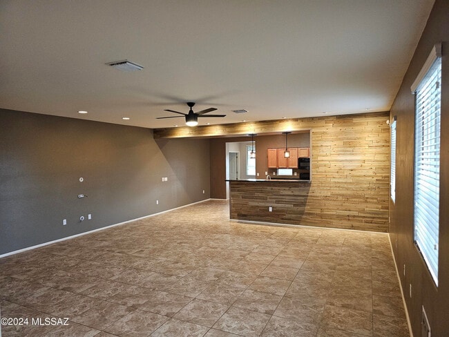 Building Photo - 6652 W Fishermans Dr