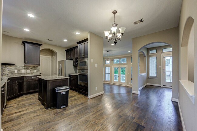 Primary Photo - Welcome to this stunning 3-bedroom, 3.5-ba...