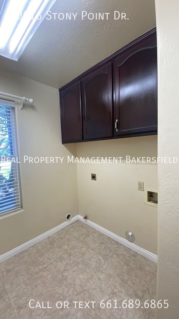Building Photo - 10916 Stony Point Dr