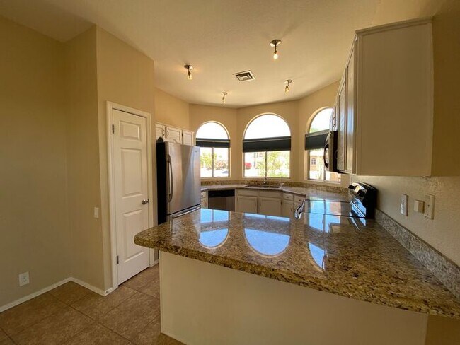 Building Photo - Scottsdale 3 bedroom 2 bath single level home