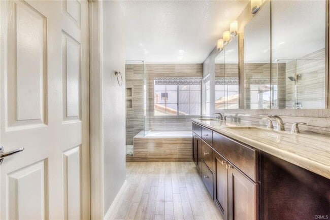 Building Photo - 4 bed 3 bath, Renovated SFR in Laguna Niguel