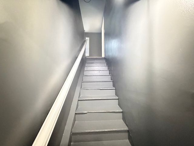 Building Photo - 803 W 3rd Ave