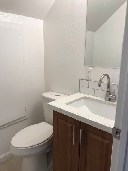 Building Photo - 1737 Noranda Dr