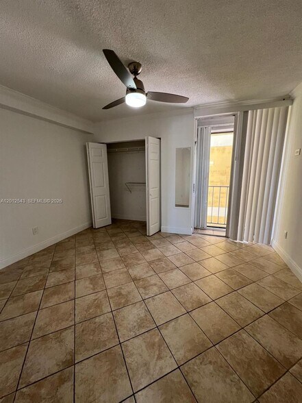 Building Photo - 9210 Fontainebleau Blvd