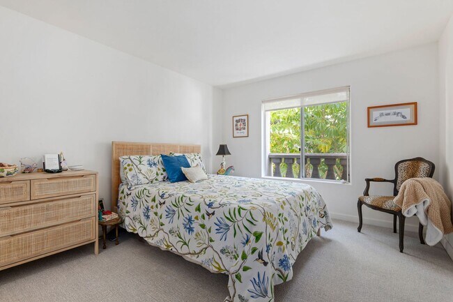 Building Photo - El Escorial Villa – East Beach Living at I...