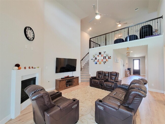 Building Photo - "Spacious 4-Bedroom Haven in Katy, TX with 3.5 Baths – Your Ideal Family Retreat Awaits!"