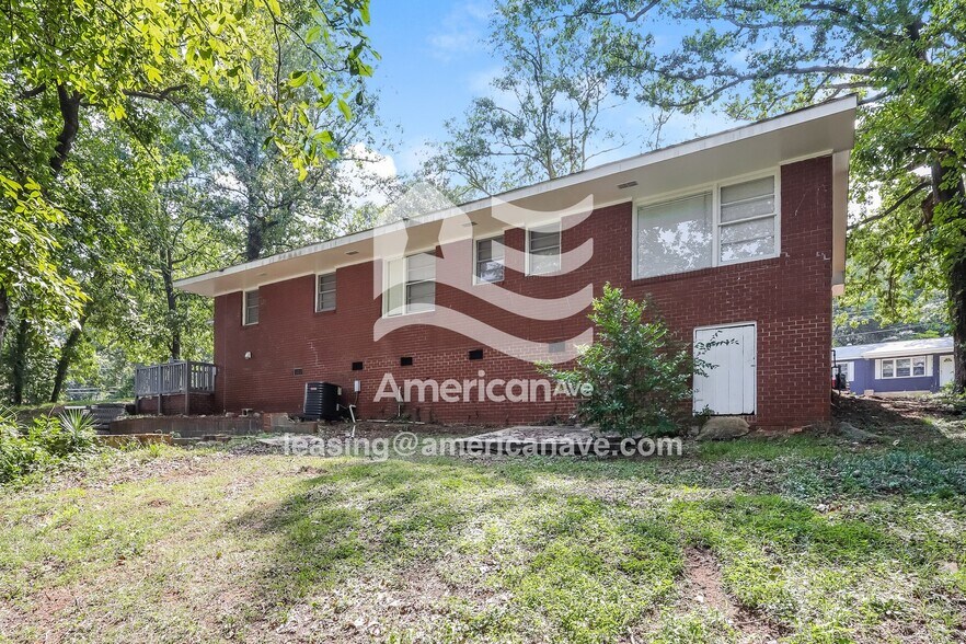 Building Photo - 3965 Mosley Dr