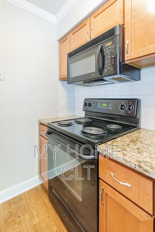 Building Photo - 2516 Cranbrook Ln