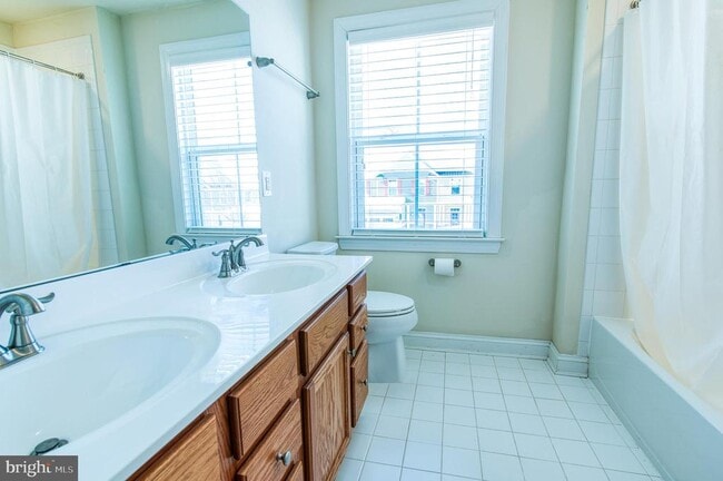 Building Photo - 315 Quarry Point Rd