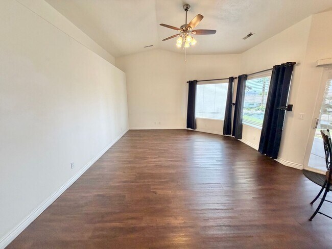 Building Photo - 143 187 N Westridge Dr