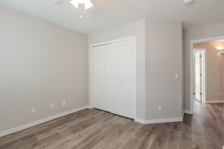 Building Photo - 7625 S Athel Tree Dr