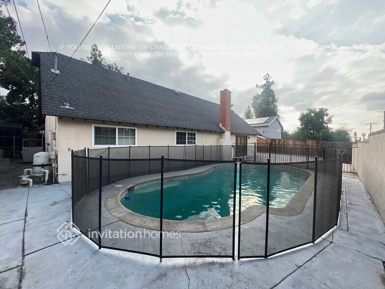 Building Photo - 1305 Morrison Dr