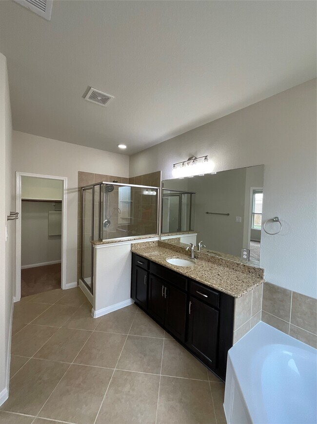 Building Photo - 10022 Western Pine Trail