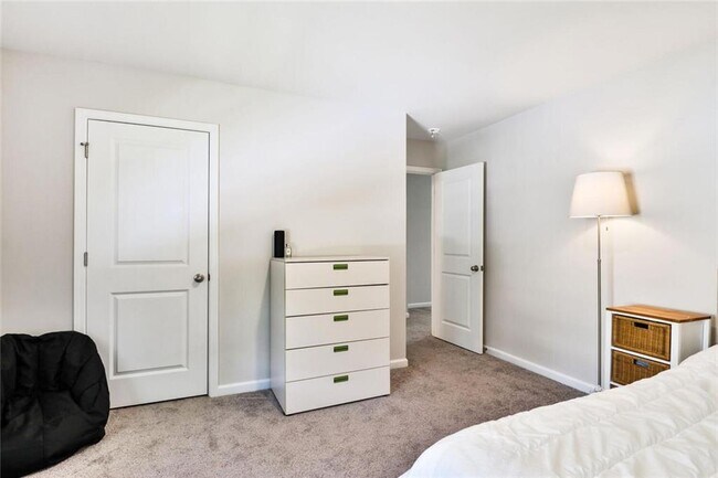 Building Photo - 301 Merganser Dr