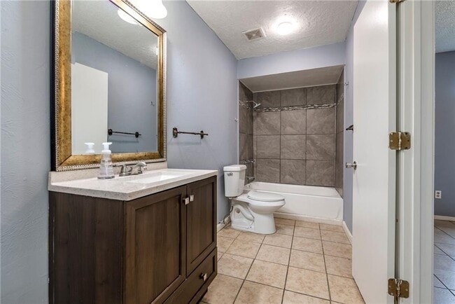 Building Photo - 3408 W Olive St