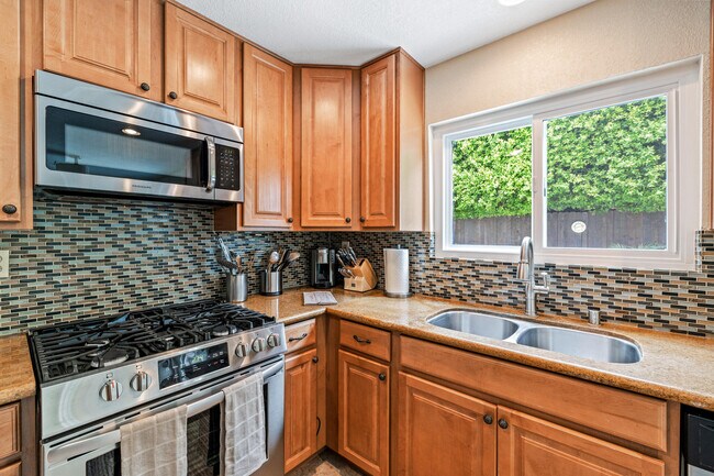 Building Photo - 49035 Tango Ct