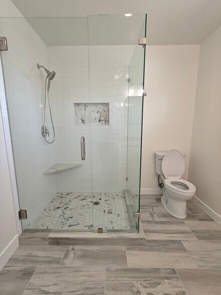 Master Bathroom - 6662 S Highland Dr