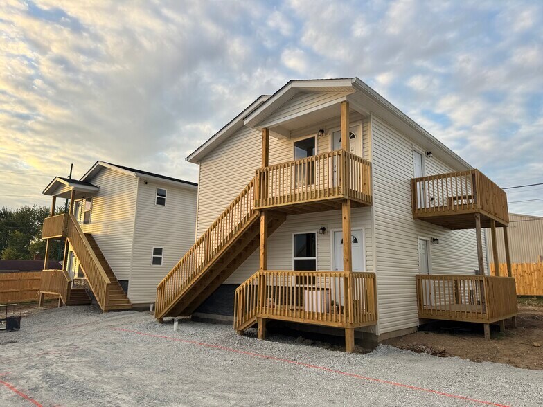 Building Photo - Sunrise Suites Apartments