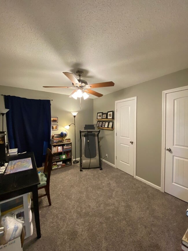 Building Photo - 139 Storybook Dr