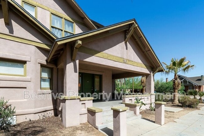 Building Photo - 1301 W Monroe St