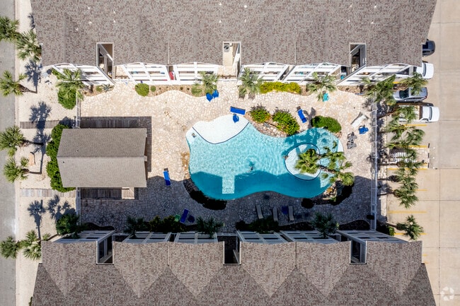 Building Photo - Breezeways of Encantada