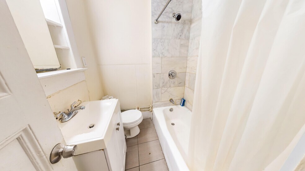 Building Photo - 882 Huntington Ave