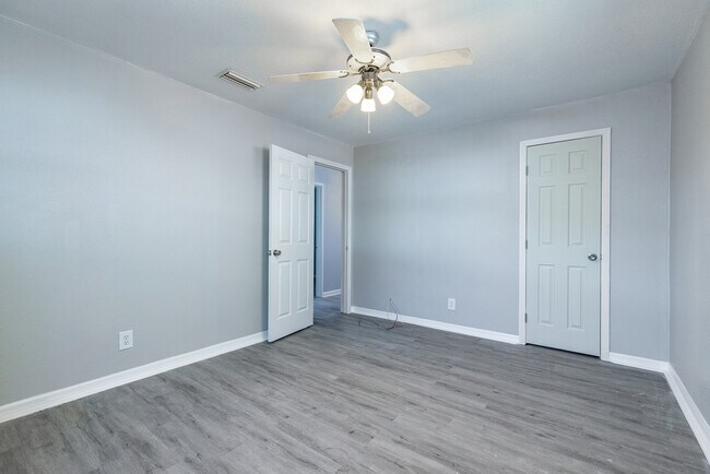 Building Photo - 4717 W Leila Ave