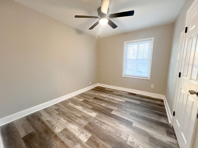 Building Photo - Move-In Specials Available! Completely Rem...
