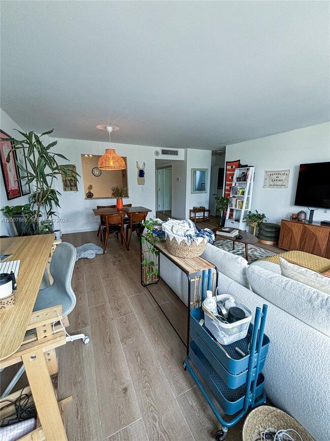 Building Photo - 2150 Sans Souci Blvd