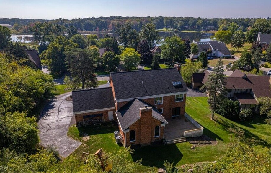 Building Photo - 3250 Chestnut Run Dr