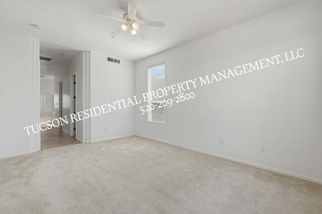 Building Photo - 13245 N Booming Dr