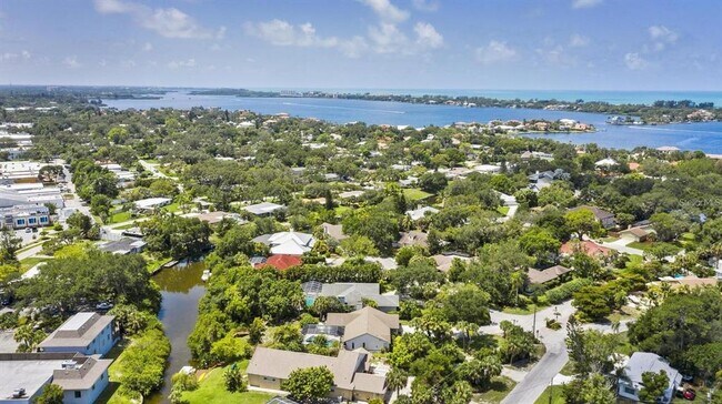 Building Photo - 1895 Buccaneer Cir