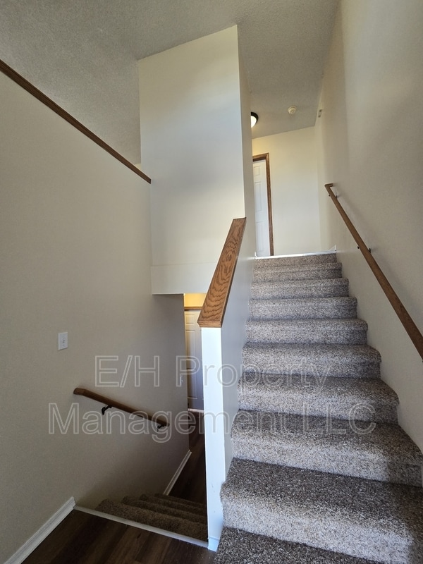 Building Photo - 4462 S Elizabeth Ave