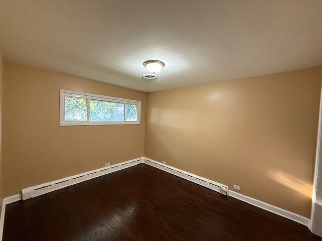 Building Photo - 9503 Greenwood Dr