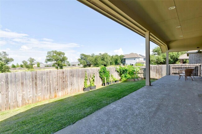 Building Photo - 2424 Burberry Ln