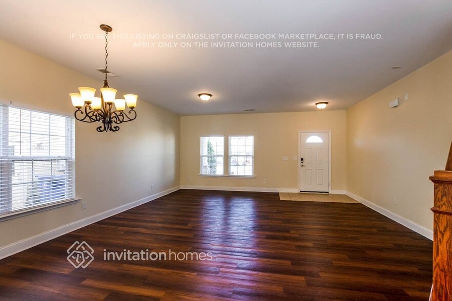 Building Photo - 112 Waterlynn Club Dr